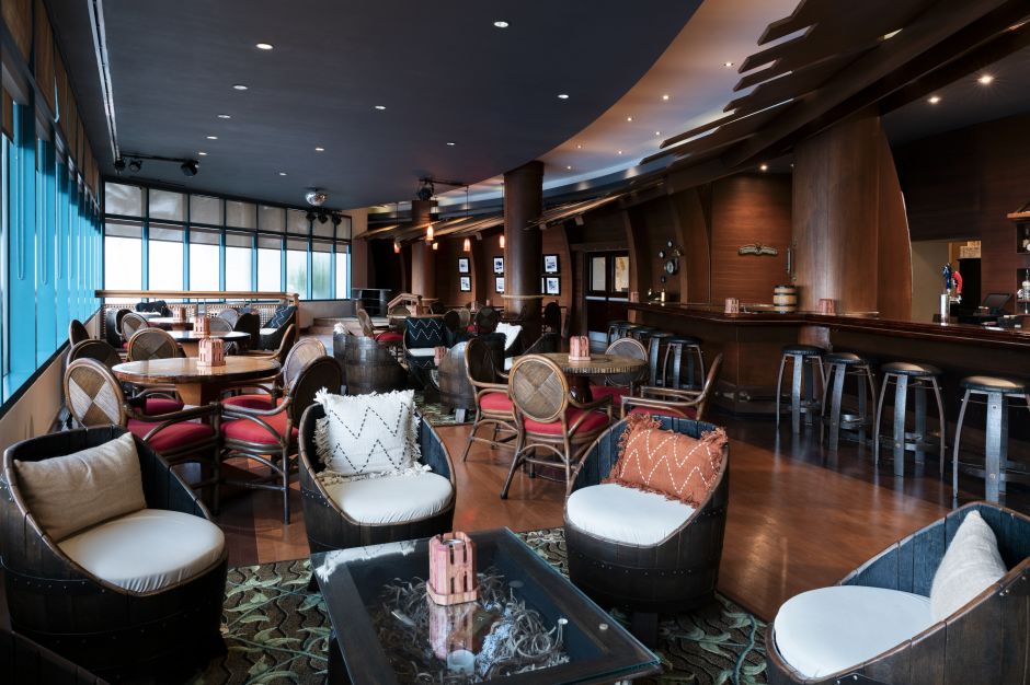 レストラン「カレナージュ・ラム・ストップ」