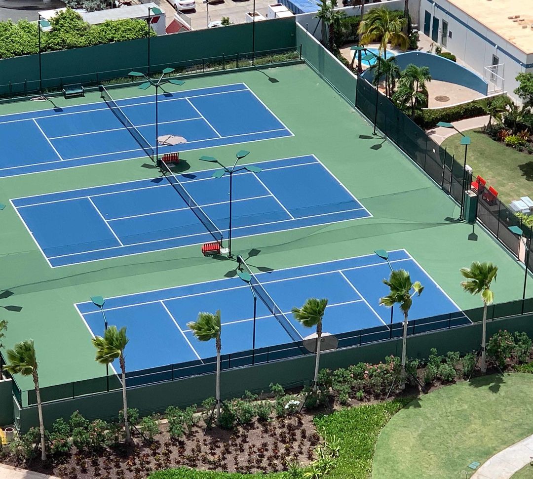 Vedere aeriană spre instanțele de tenis
