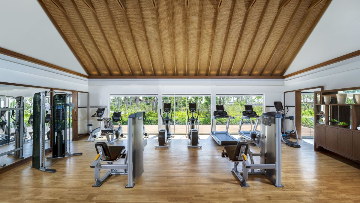 Freze de pâine și biciclete eliptice în centrul de fitness