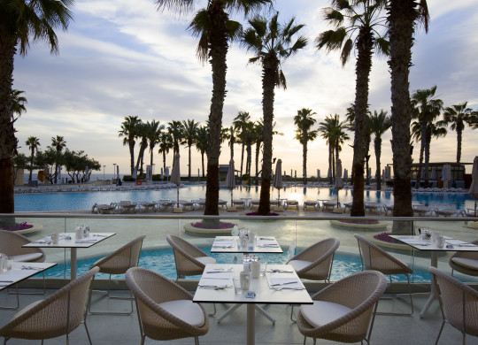 Oceana Restaurant terrace and outdoor pool
