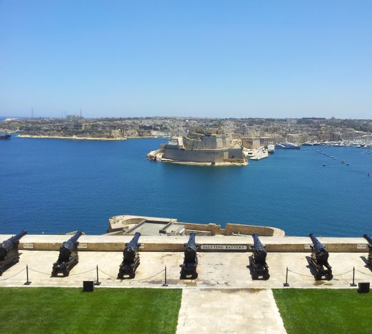 Valletta shore with cannons