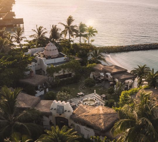 Vedere de sus a clădirilor, cu mare