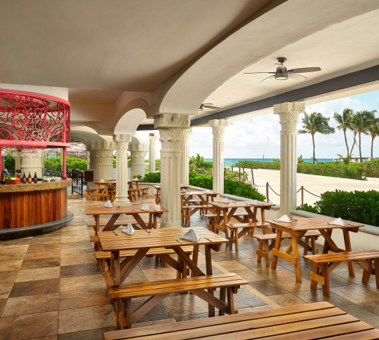 Restaurant outdoor terrace