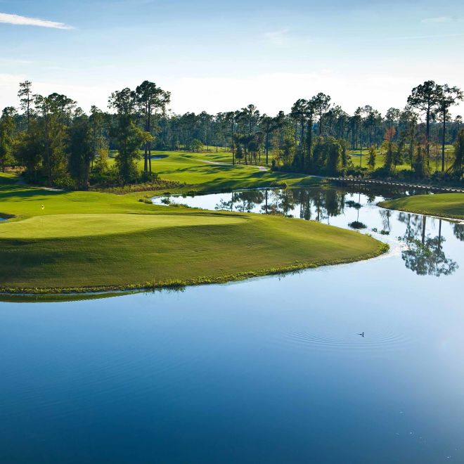 Pemandangan Lapangan Golf Sungai Tongkat