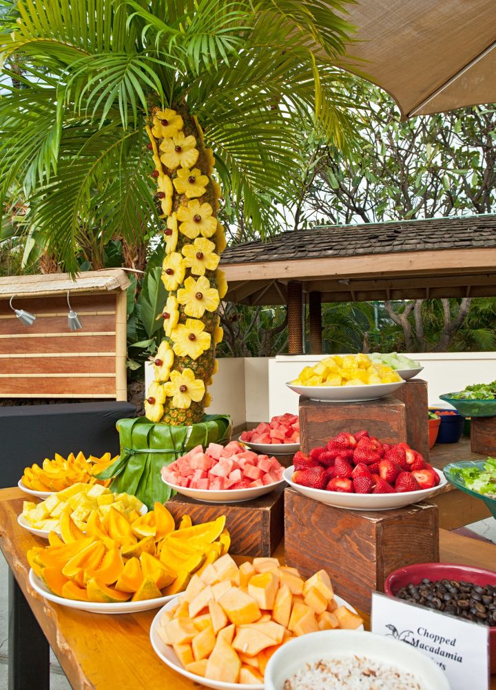Fresh fruit table