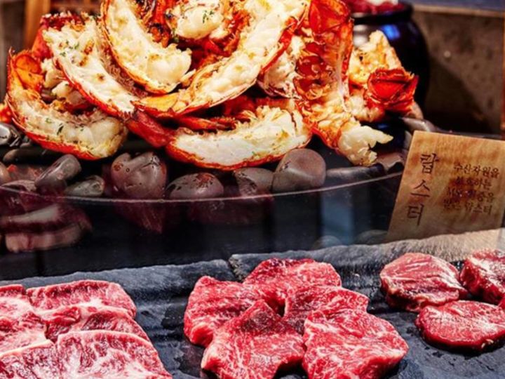 Chuseok Special Buffet, steki i homary na grillu