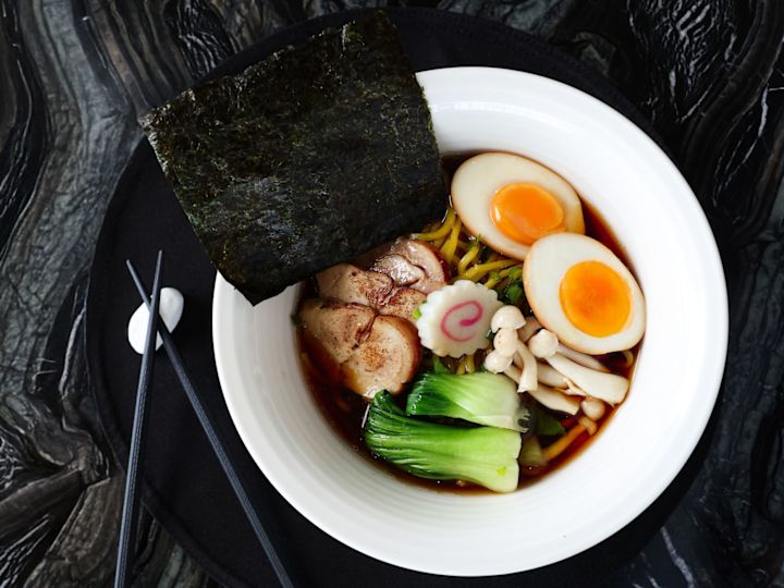 Nahaam restaurant, noodles bowl with vegetables