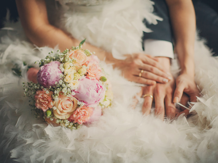 Wedding image of Bride holding boquet