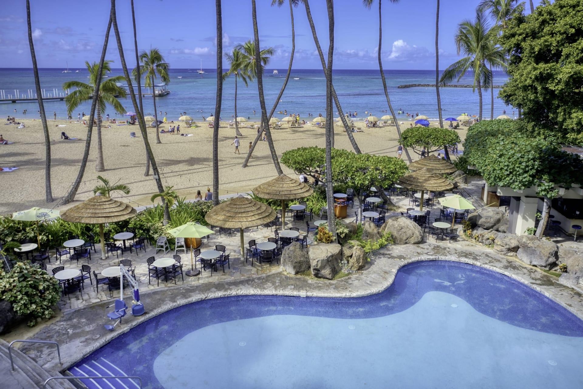 Aloha Bowls at Hilton Hawaiian Village serving fresh acai bowls and healthy breakfast options in Waikiki
